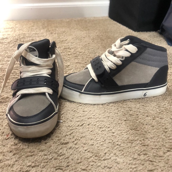 Shoes - Picture 2 of 2